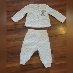Kid's White Minky Soft 2 Piece "Watch Me Grow" Clothing  Set Size 0/3 Months